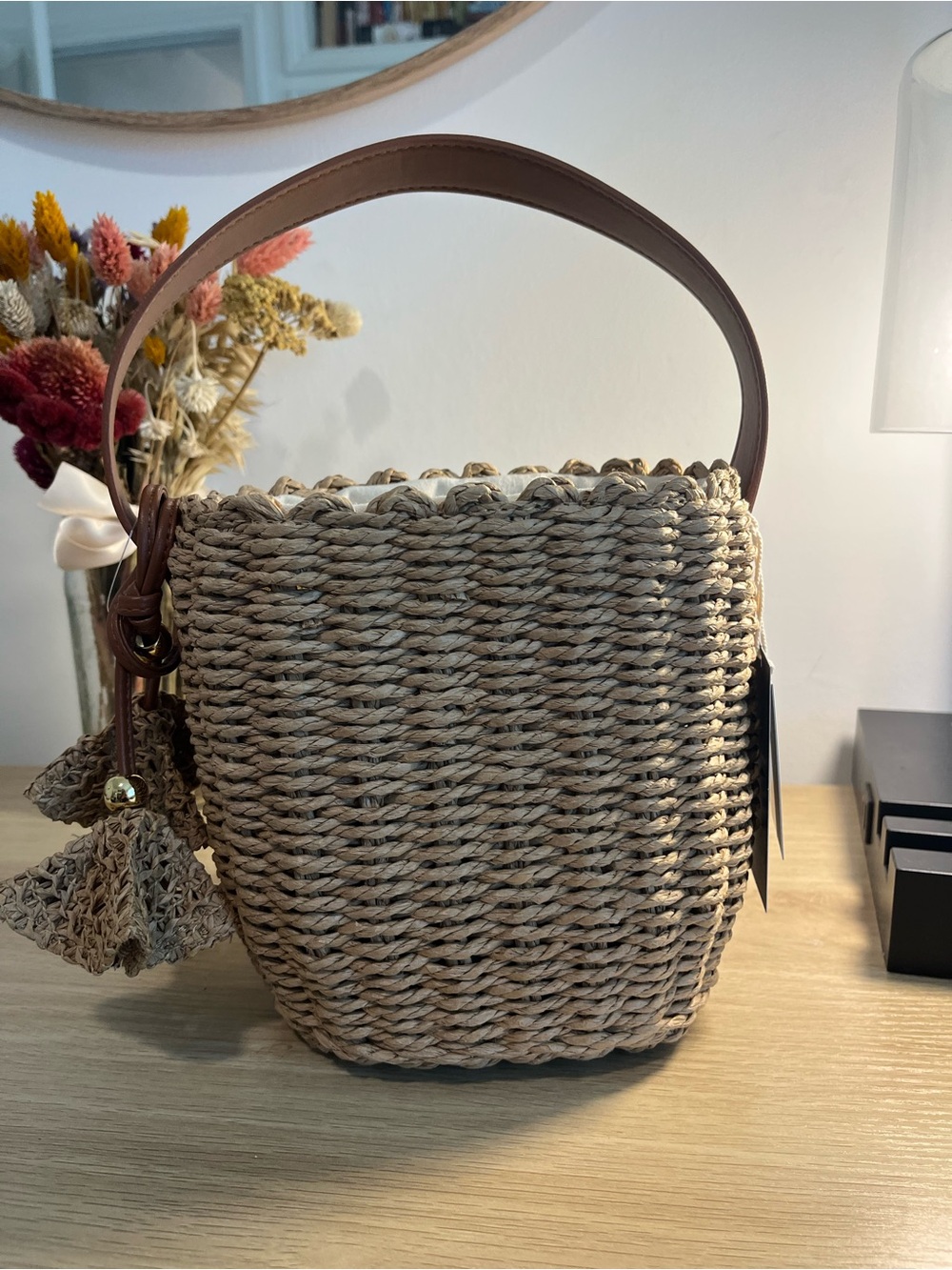 NWT Universal Thread Straw Bucket Bag with Leather Handle